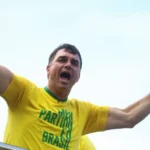 Flávio Bolsonaro discursa para apoiadores durante ato na Avenida Paulista em 7 de setembro