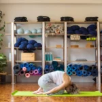 Mulher praticando Yoga