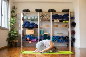 Mulher praticando Yoga