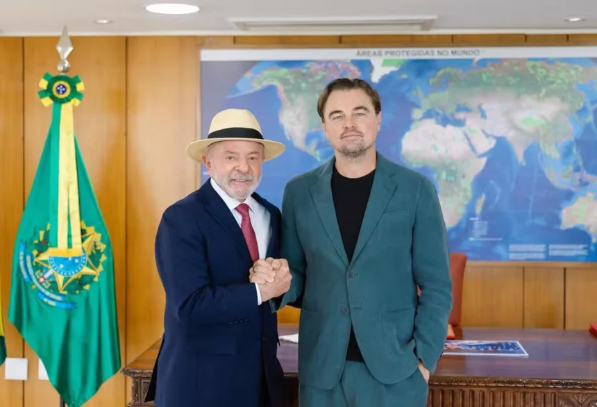 Leonardo DiCaprio ao lado do presidente Lula