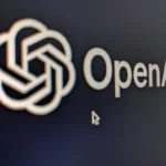 Logotipo da OpenAI, empresa cujos agentes de inteligência artificial invadiram site alemão