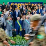 Lula e autoridades durante desfile de 7 de setembro de 2026