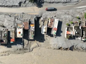 Vista Aérea Mostra a Extensão dos Danos do Desastre no Nepal