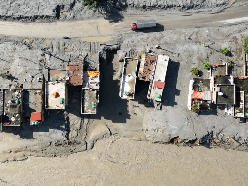 Vista Aérea Mostra a Extensão dos Danos do Desastre no Nepal