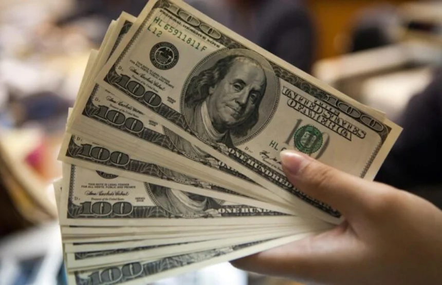 Dólar Americano